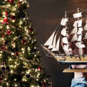 Στολισμός δέντρου και καραβιού